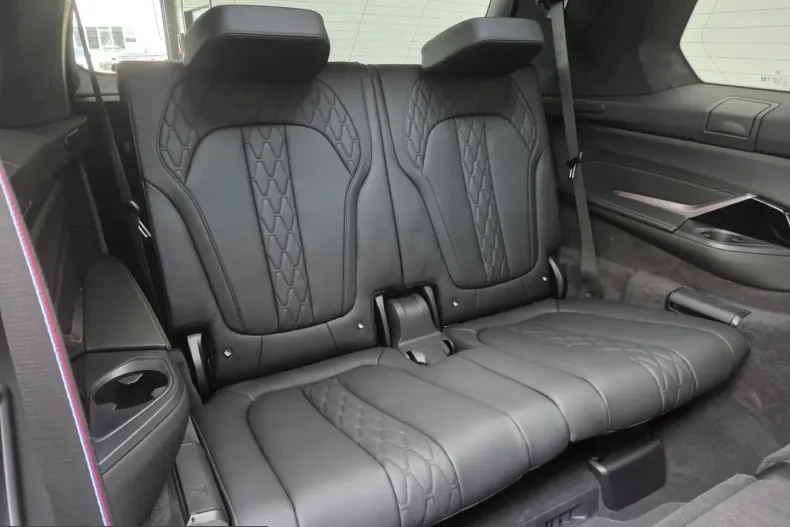 BMW X7 (Seria X) din 2025 cu 6.923 km - oferta BMW212114 - foto 27