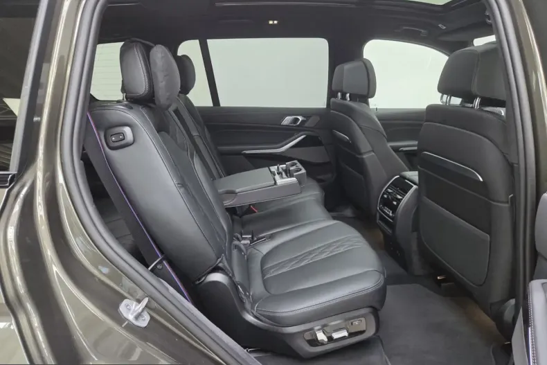 BMW X7 (Seria X) din 2025 cu 6.923 km - oferta BMW212114 - foto 28