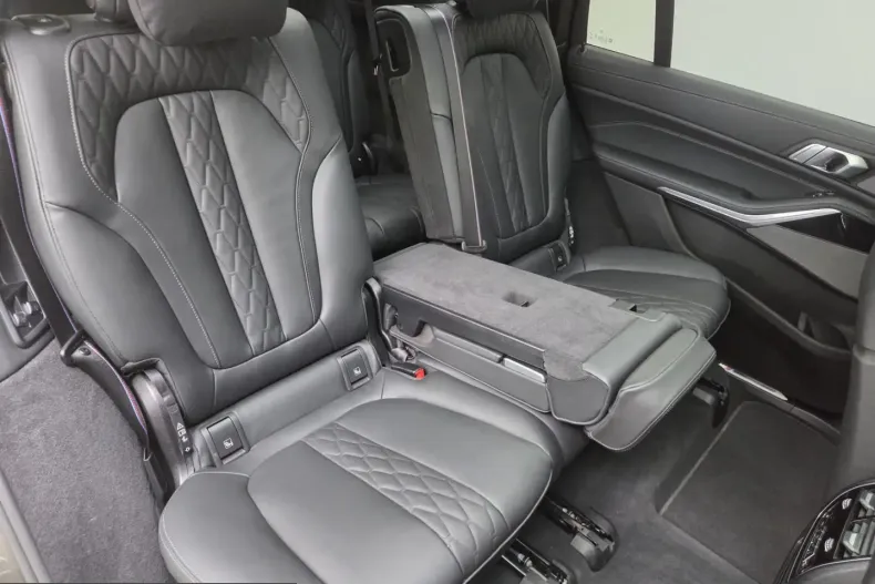 BMW X7 (Seria X) din 2025 cu 6.923 km - oferta BMW212114 - foto 31