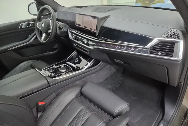 BMW X7 (Seria X) din 2025 cu 6.923 km - oferta BMW212114 - foto 35