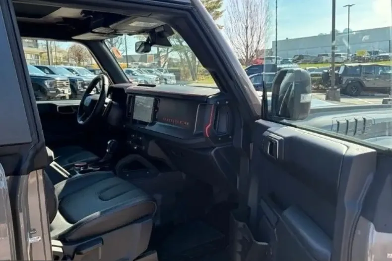 Ford Bronco din 2025 cu 3.215 km - oferta FOR212115 - foto 11
