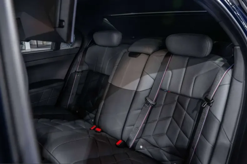 BMW 750 (Seria 7) din 2022 cu 72.372 km - oferta BMW212116 - foto 19