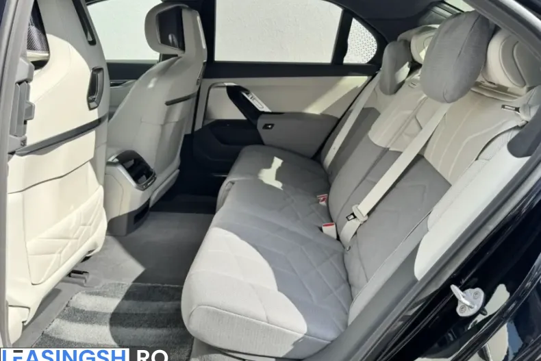 BMW 740 (Seria 7) din 2025 cu 17.999 km - oferta BMW212123 - foto 7
