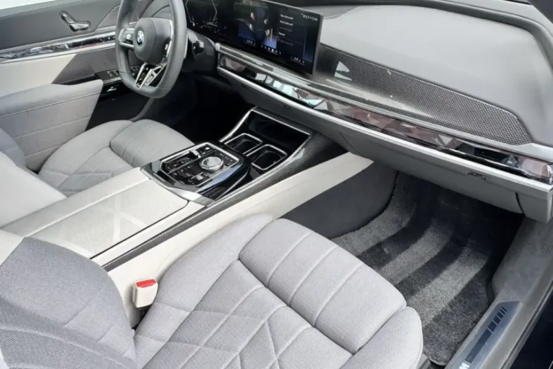 BMW 740 (Seria 7) din 2025 cu 17.999 km - oferta BMW212123 - foto 9