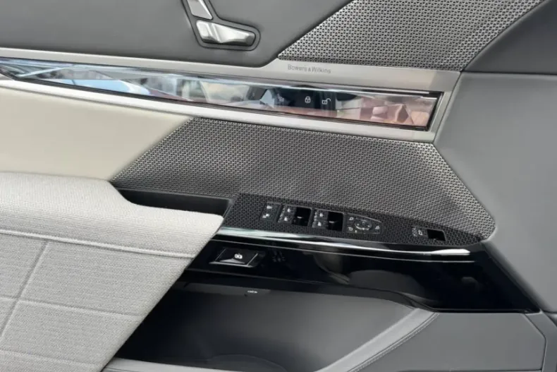 BMW 740 (Seria 7) din 2025 cu 17.999 km - oferta BMW212123 - foto 15