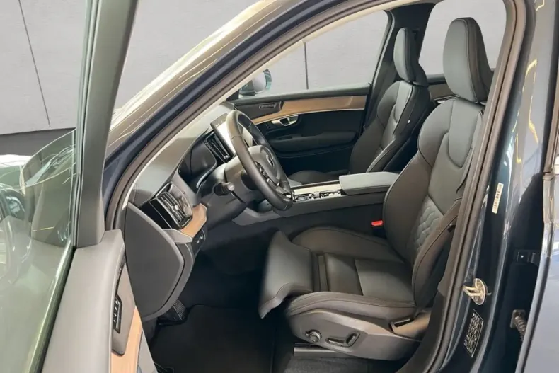 Volvo XC90 din 2025 cu 20.716 km - oferta VOL212131 - foto 10