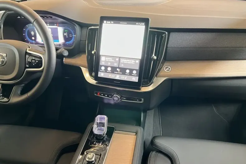 Volvo XC90 din 2025 cu 20.716 km - oferta VOL212131 - foto 14