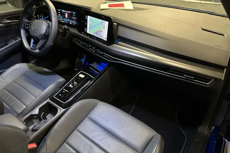 Volkswagen Golf din 2023 cu 22.000 km - oferta VOL212145 - foto 12