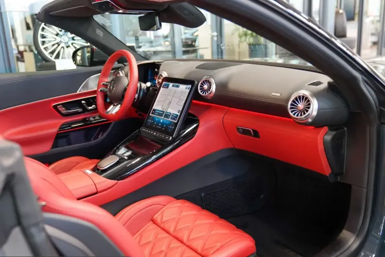 Mercedes-Benz SL 63 AMG (Clasa SL) din 2024 cu 7.239 km - oferta MER212153 - foto 10