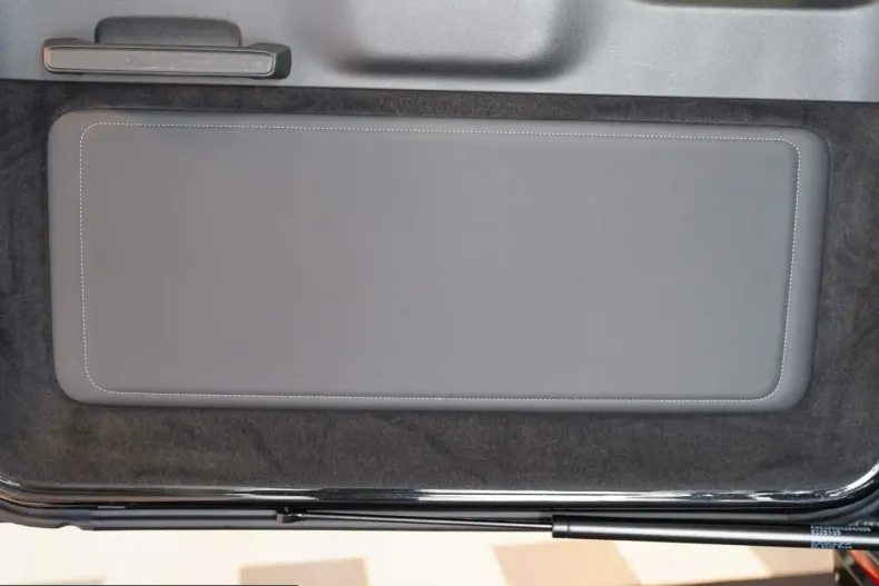 Mercedes-Benz G 450 (Clasa G) din 2024 cu 14.597 km - oferta MER212155 - foto 11
