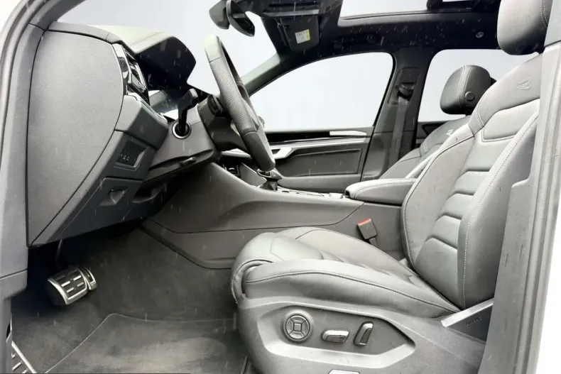 Volkswagen Touareg din 2025 cu 35.612 km - oferta VOL212160 - foto 10