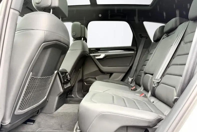 Volkswagen Touareg din 2025 cu 35.612 km - oferta VOL212160 - foto 17