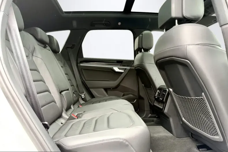 Volkswagen Touareg din 2025 cu 35.612 km - oferta VOL212160 - foto 18