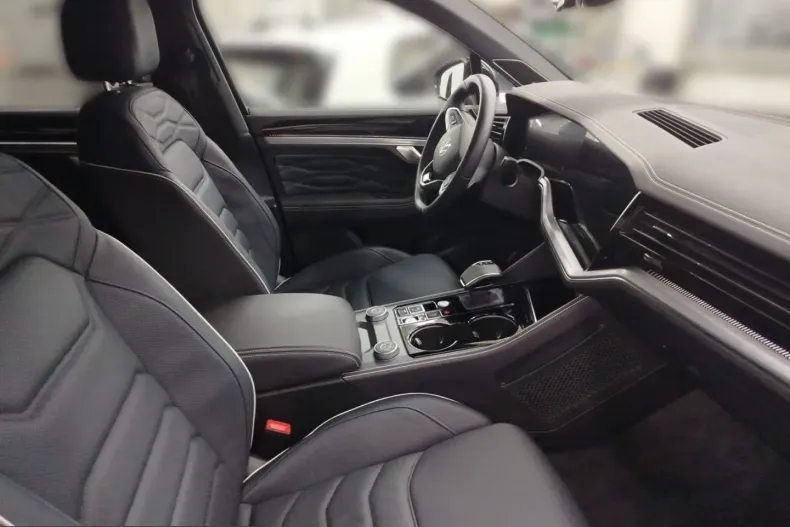 Volkswagen Touareg din 2025 cu 16.615 km - oferta VOL212165 - foto 12