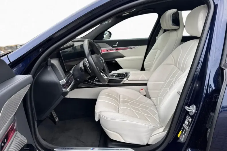 BMW 750 (Seria 7) din 2024 cu 29.890 km - oferta BMW212177 - foto 12