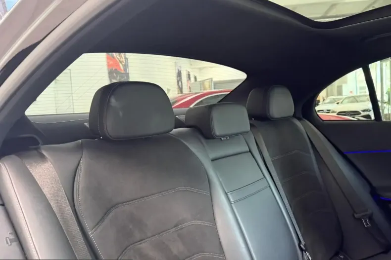 Mercedes-Benz E 220 (Clasa E) din 2025 cu 32.101 km - oferta MER212178 - foto 16