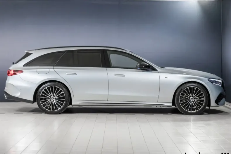 Mercedes-Benz E 300 (Clasa E) din 2025 cu 16.825 km - oferta MER212182 - foto 4