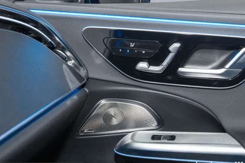 Mercedes-Benz E 300 (Clasa E) din 2025 cu 16.825 km - oferta MER212182 - foto 13