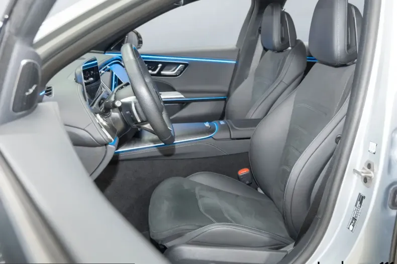Mercedes-Benz E 300 (Clasa E) din 2025 cu 16.825 km - oferta MER212182 - foto 14