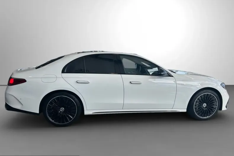 Mercedes-Benz E 300 (Clasa E) din 2025 cu 22.031 km - oferta MER212183 - foto 8