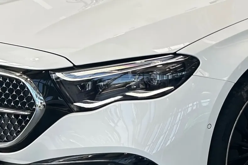 Mercedes-Benz E 300 (Clasa E) din 2025 cu 22.031 km - oferta MER212183 - foto 9