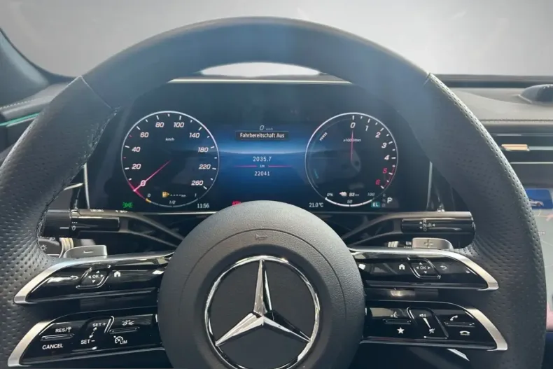 Mercedes-Benz E 300 (Clasa E) din 2025 cu 22.031 km - oferta MER212183 - foto 18