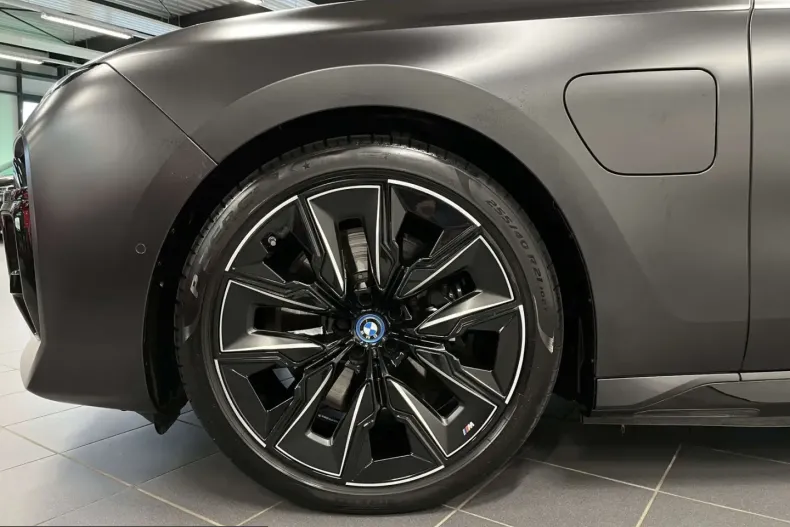 BMW 750 (Seria 7) din 2024 cu 69.400 km - oferta BMW212184 - foto 6
