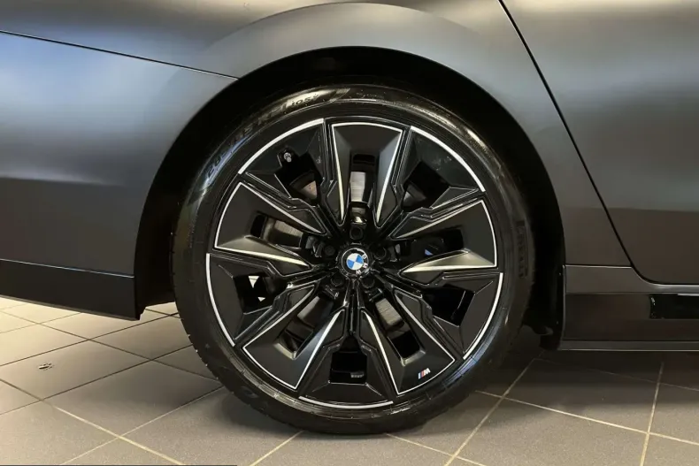 BMW 750 (Seria 7) din 2024 cu 69.400 km - oferta BMW212184 - foto 23