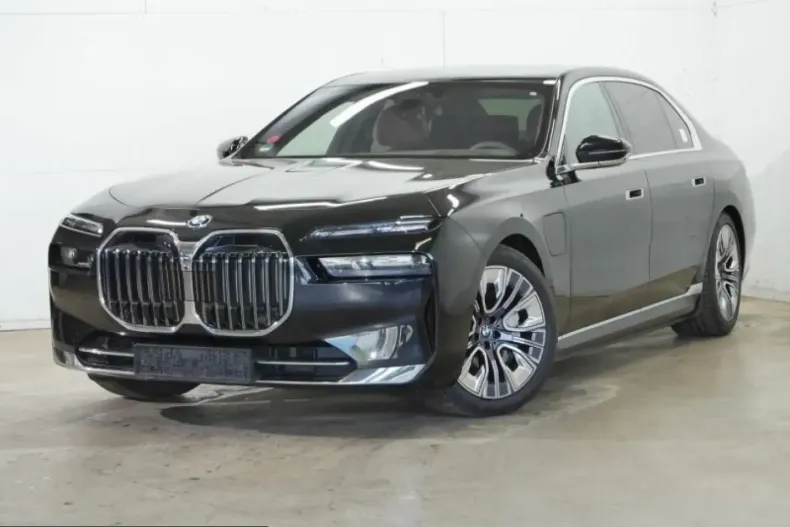 BMW 750 (Seria 7) din 2025 cu 95.100 km - oferta BMW212185 - foto 1