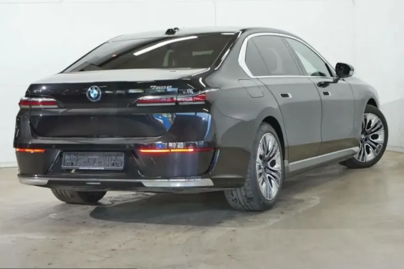 BMW 750 (Seria 7) din 2025 cu 95.100 km - oferta BMW212185 - foto 4