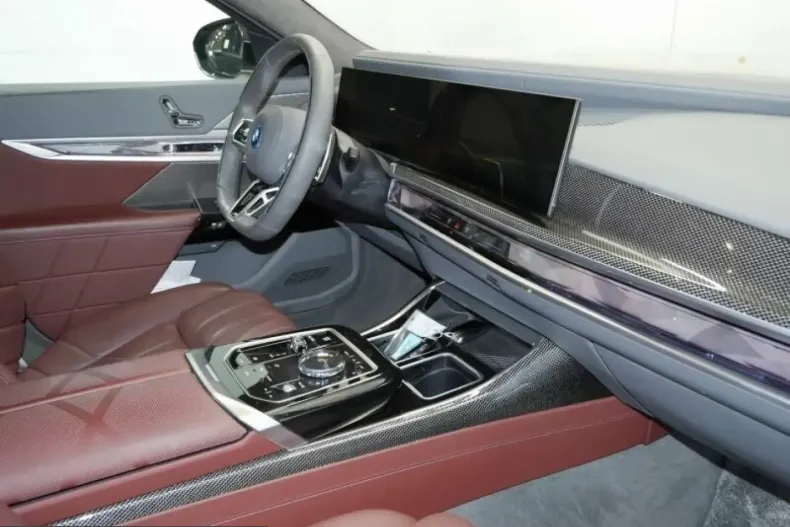 BMW 750 (Seria 7) din 2025 cu 95.100 km - oferta BMW212185 - foto 5