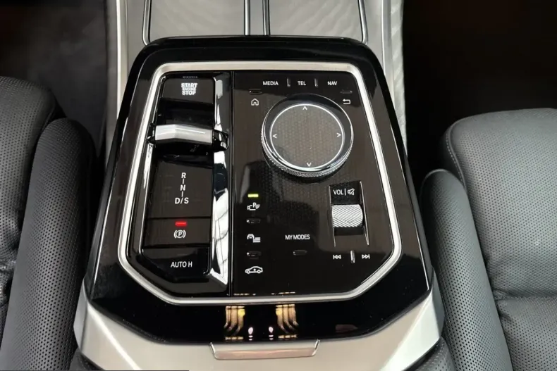 BMW 750 (Seria 7) din 2025 cu 42.150 km - oferta BMW212194 - foto 13