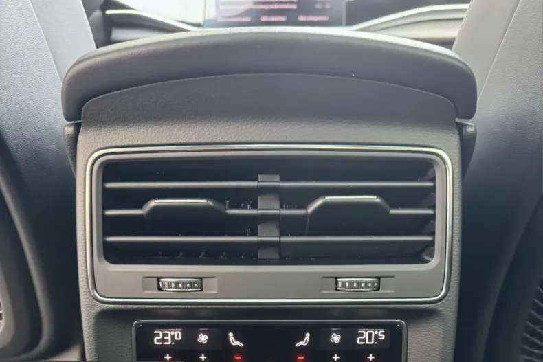 Audi Q8 din 2025 cu 12.800 km - oferta AUD212203 - foto 17