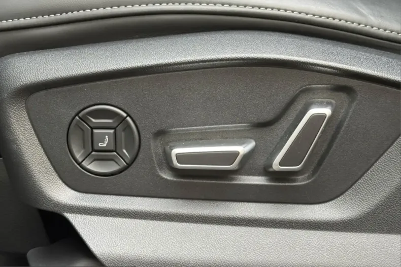 Audi Q8 din 2025 cu 12.800 km - oferta AUD212203 - foto 20