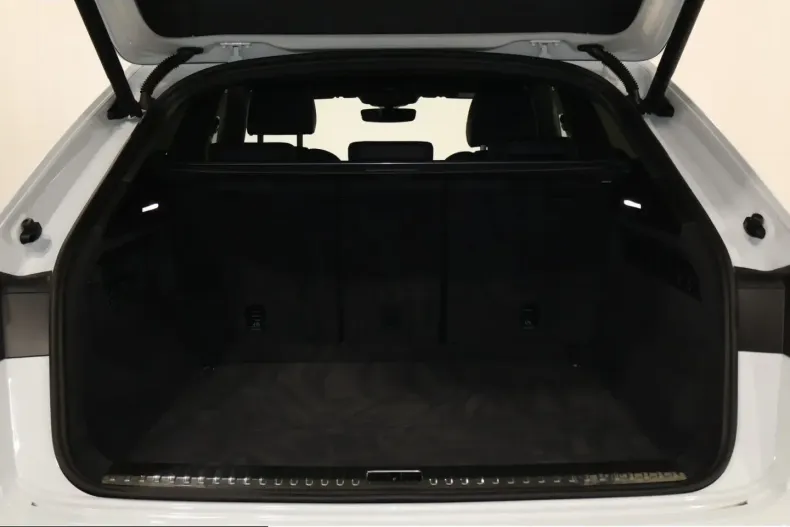 Audi Q8 din 2025 cu 17.082 km - oferta AUD212207 - foto 6