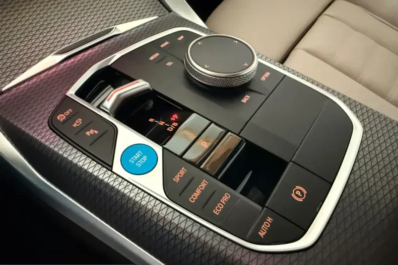 BMW i4 (Seria 4) din 2024 cu 15.038 km - oferta BMW212227 - foto 21