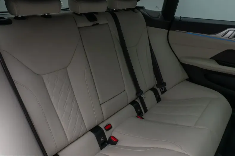 BMW i4 (Seria 4) din 2024 cu 16.106 km - oferta BMW212229 - foto 28