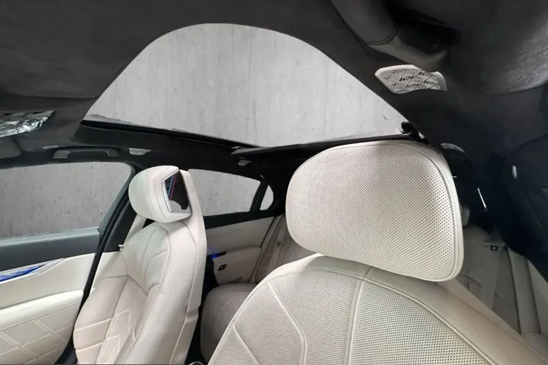 BMW i7 (Seria 7) din 2023 cu 43.707 km - oferta BMW212244 - foto 11
