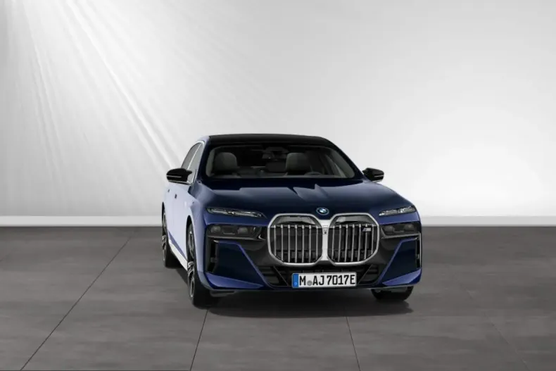 BMW M760 (Seria 7) din 2025 cu 5.600 km - oferta BMW212247 - foto 13