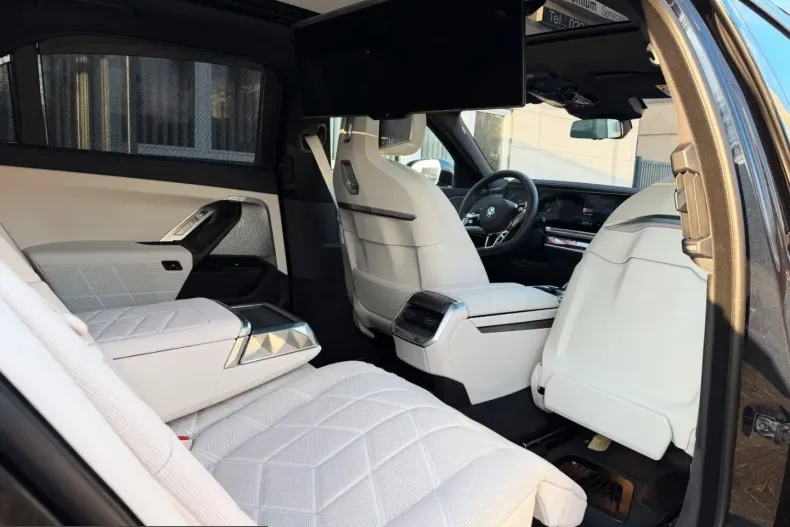 BMW 740 (Seria 7) din 2024 cu 15.856 km - oferta BMW212263 - foto 1