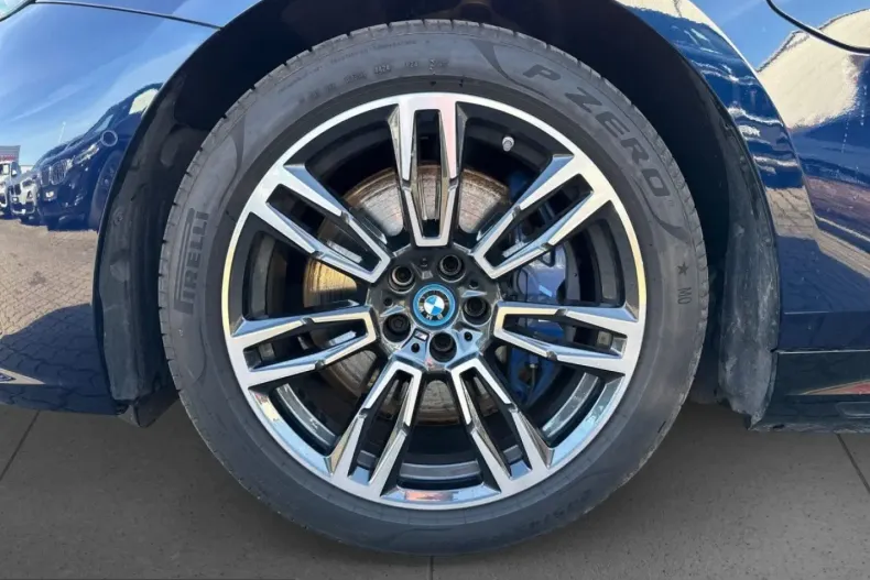 BMW 550 (Seria 5) din 2025 cu 15.369 km - oferta BMW212264 - foto 12