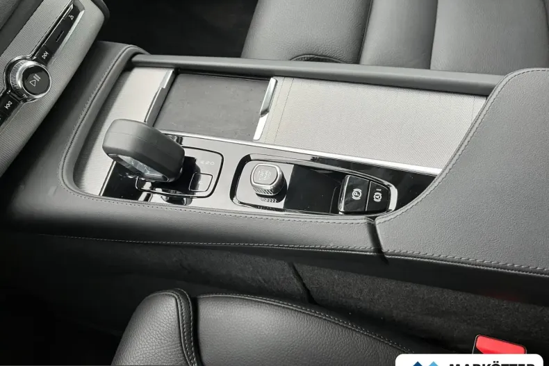 Volvo XC90 din 2024 cu 37.561 km - oferta VOL212289 - foto 32