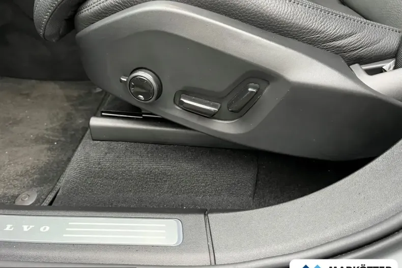 Volvo XC90 din 2024 cu 37.561 km - oferta VOL212289 - foto 34