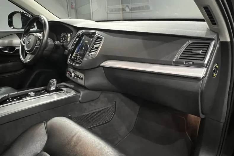 Volvo XC90 din 2021 cu 89.600 km - oferta VOL212290 - foto 18