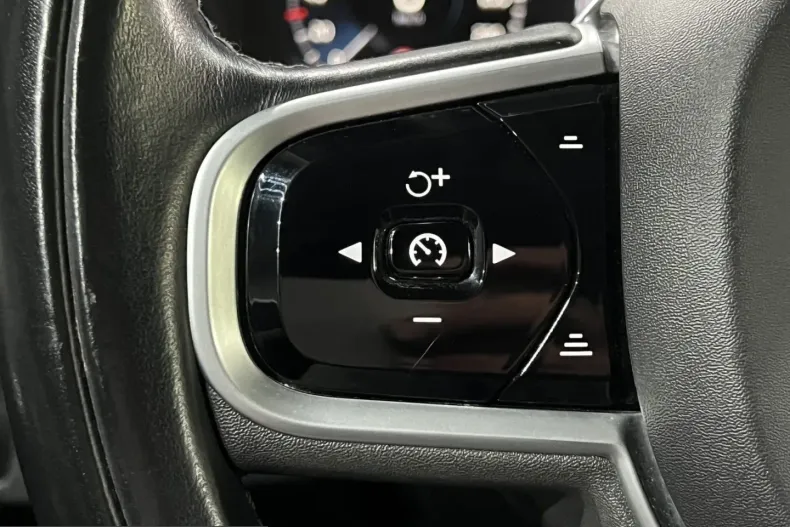 Volvo XC90 din 2021 cu 89.600 km - oferta VOL212290 - foto 24