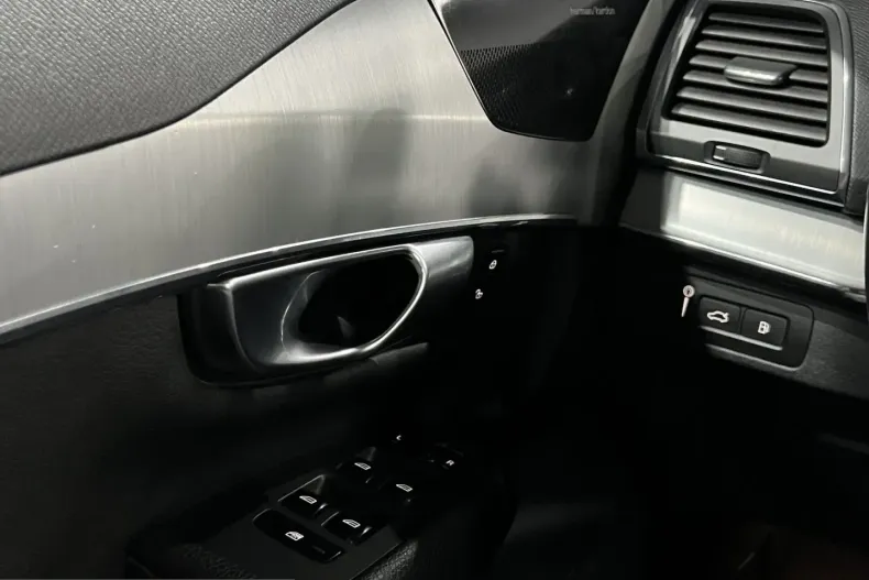 Volvo XC90 din 2021 cu 89.600 km - oferta VOL212290 - foto 27