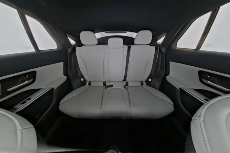 Mercedes-Benz GLC 220 (Clasa GLC) din 2025 cu 25.900 km - oferta MER212296 - foto 8