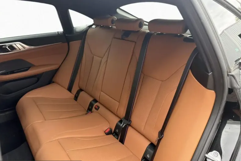 BMW i4 (Seria 4) din 2024 cu 24.066 km - oferta BMW212304 - foto 11