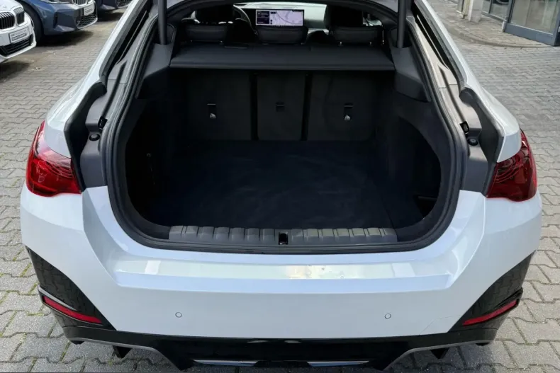 BMW i4 (Seria 4) din 2025 cu 18.050 km - oferta BMW212339 - foto 12
