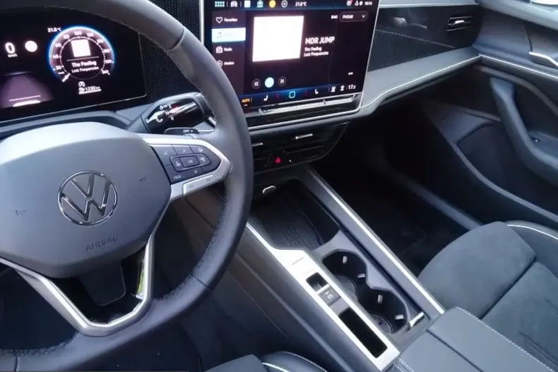 Volkswagen Passat din 2025 cu 19.850 km - oferta VOL212344 - foto 9